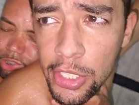 Trabalhador esperou todos irem embora hack trabalho para foder com o Carlão, aquele que todos falam que tem pica de jumento - FULL RED korean gay porn uncensored