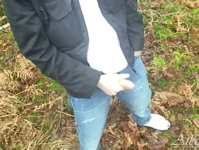 Wichsen und Abspritzen im Wald china daddy gay porn